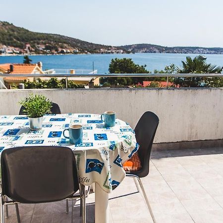 Apartmani Males Rogoznica  Luaran gambar