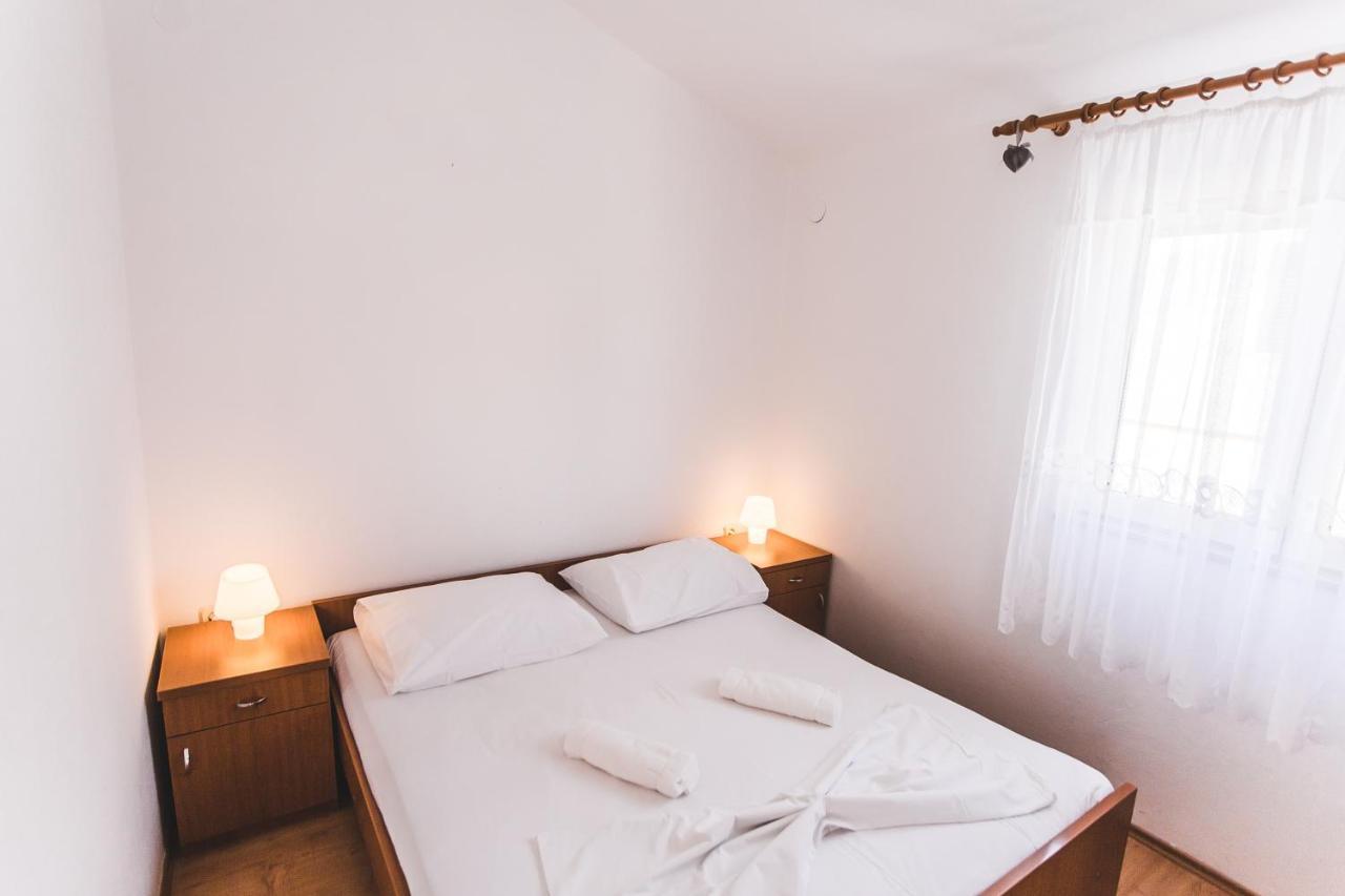 Apartmani Males Rogoznica  Luaran gambar