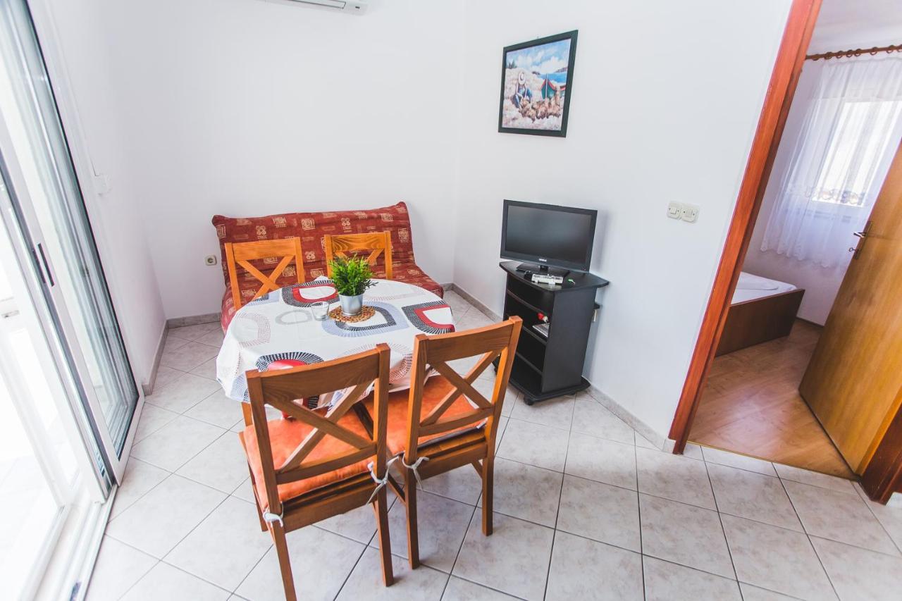 Apartmani Males Rogoznica  Luaran gambar