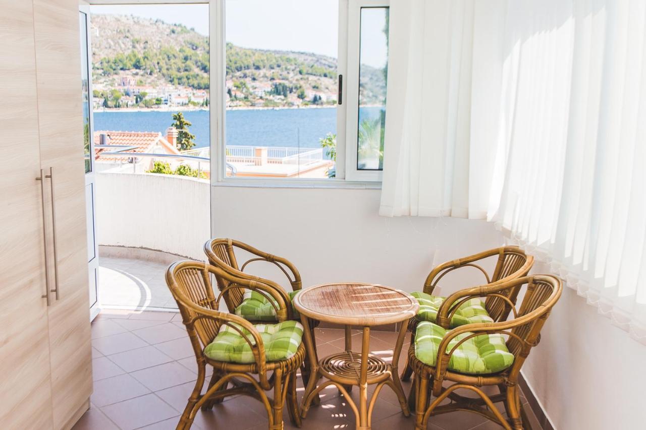 Apartmani Males Rogoznica  Luaran gambar
