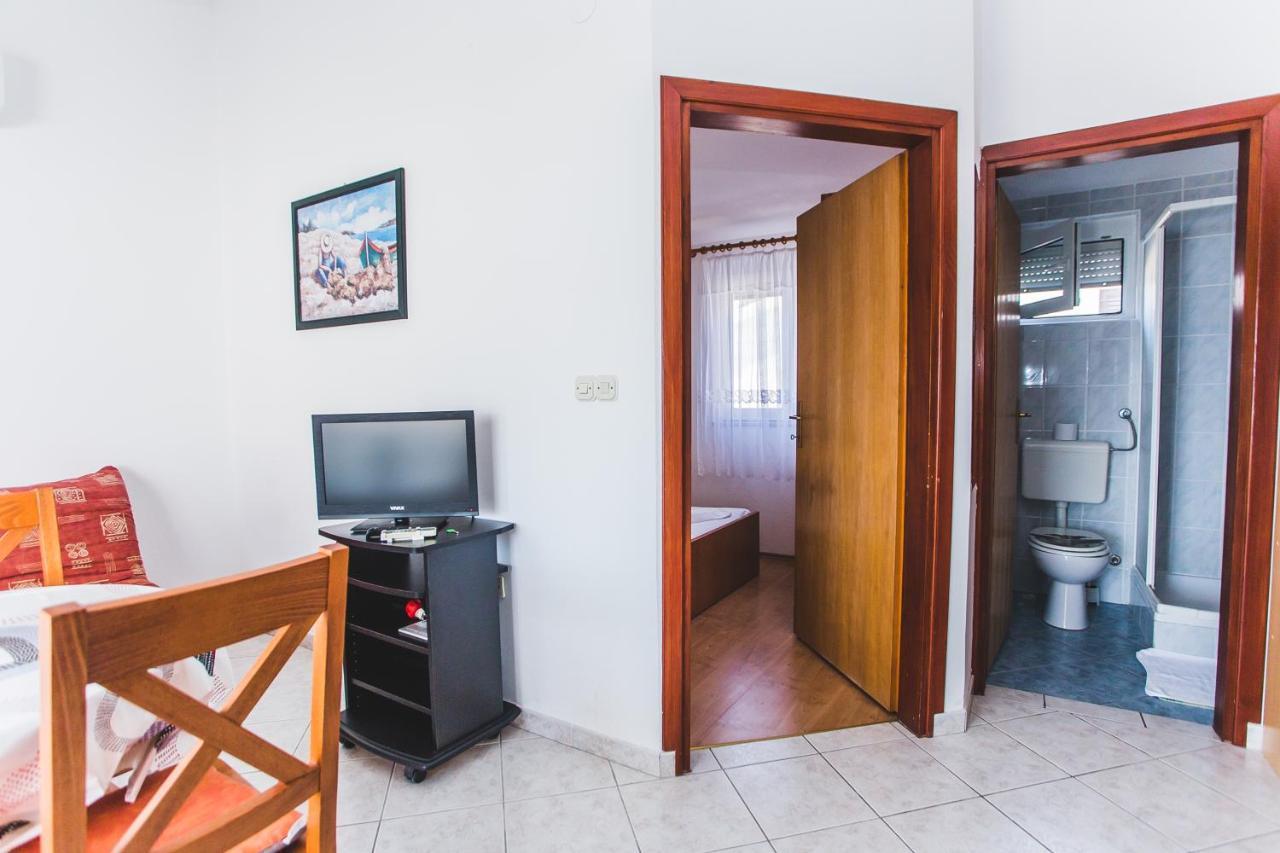 Apartmani Males Rogoznica  Luaran gambar