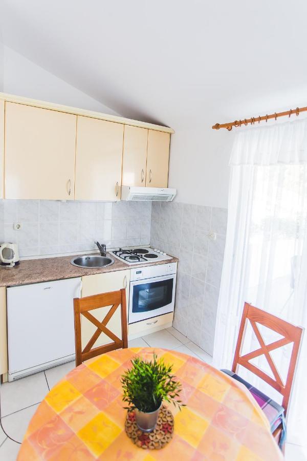 Apartmani Males Rogoznica  Luaran gambar
