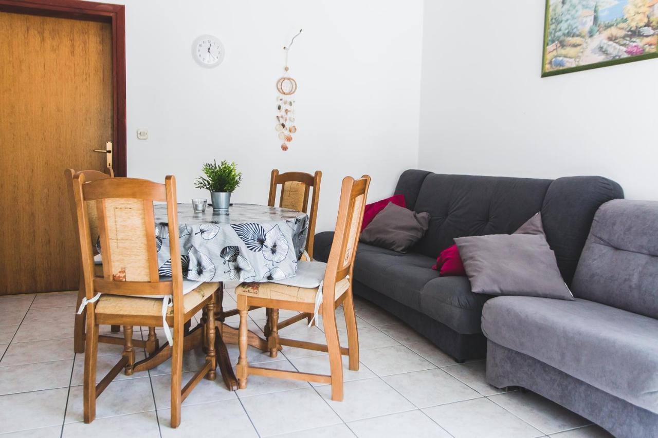 Apartmani Males Rogoznica  Luaran gambar