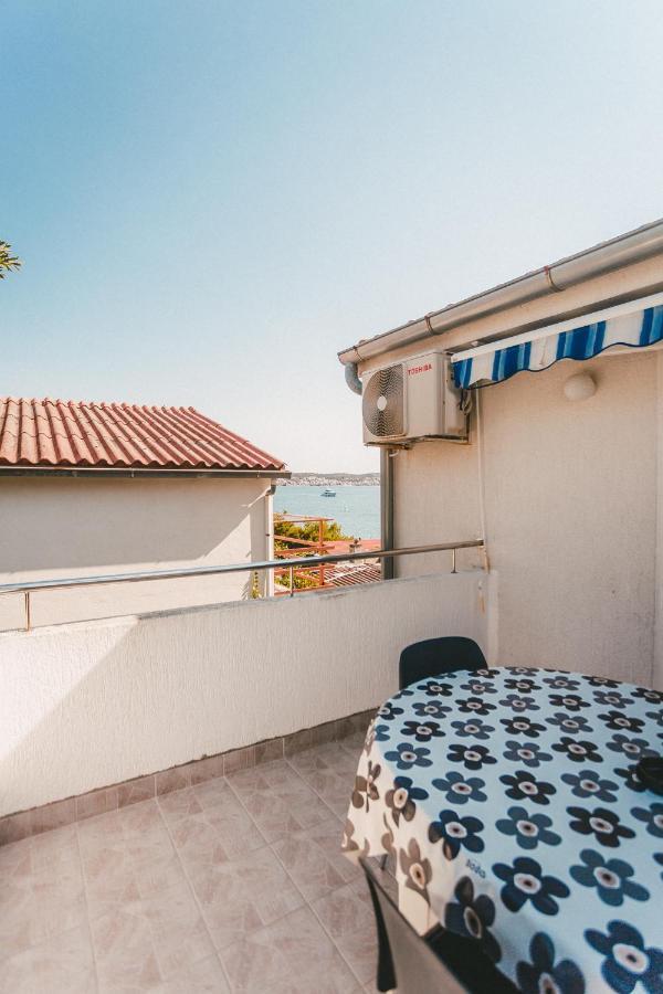 Apartmani Males Rogoznica  Luaran gambar