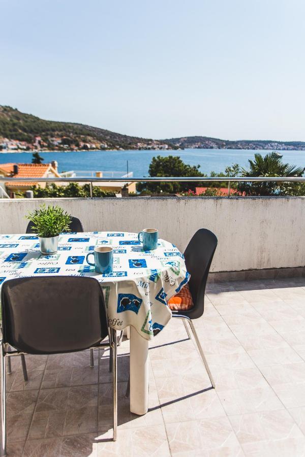 Apartmani Males Rogoznica  Luaran gambar
