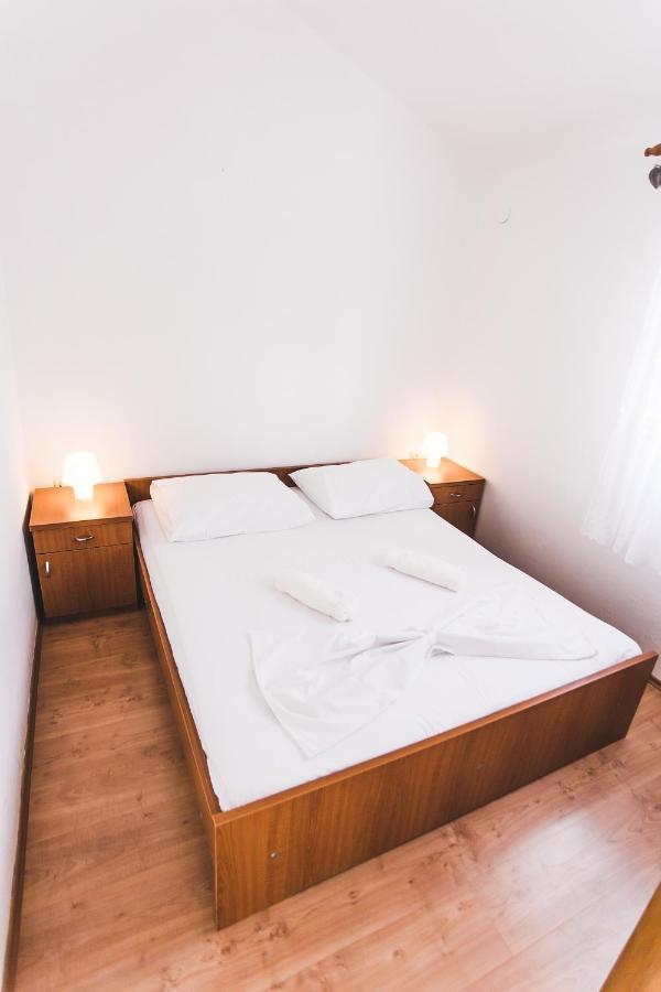 Apartmani Males Rogoznica  Luaran gambar