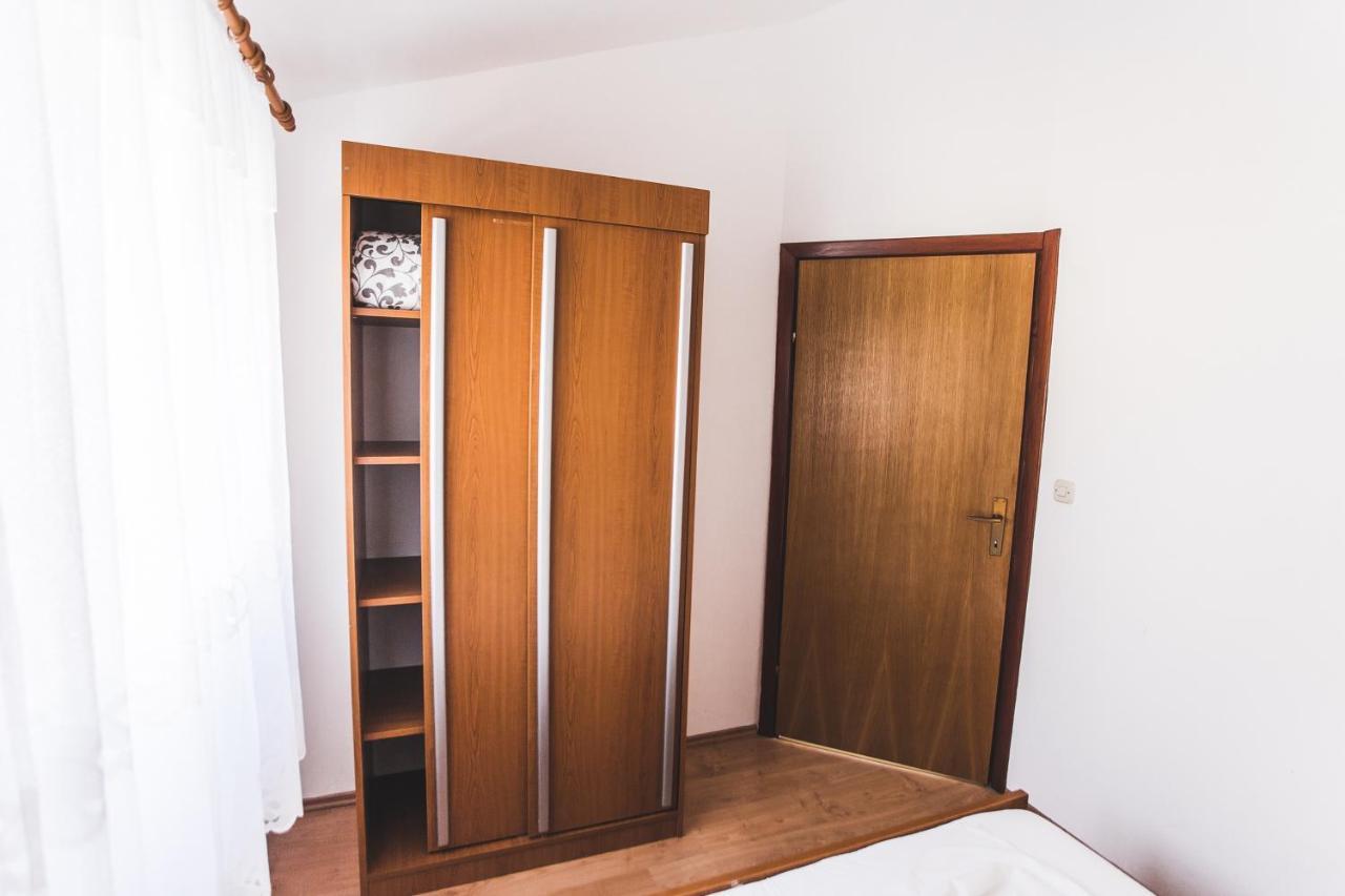 Apartmani Males Rogoznica  Luaran gambar
