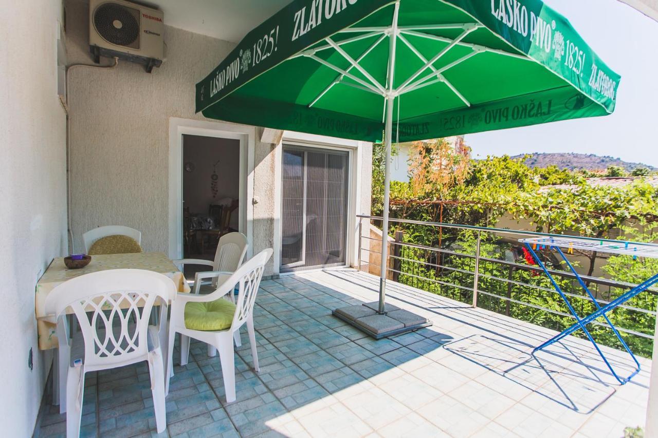 Apartmani Males Rogoznica  Luaran gambar