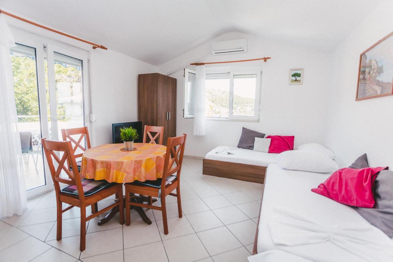 Apartmani Males Rogoznica  Luaran gambar